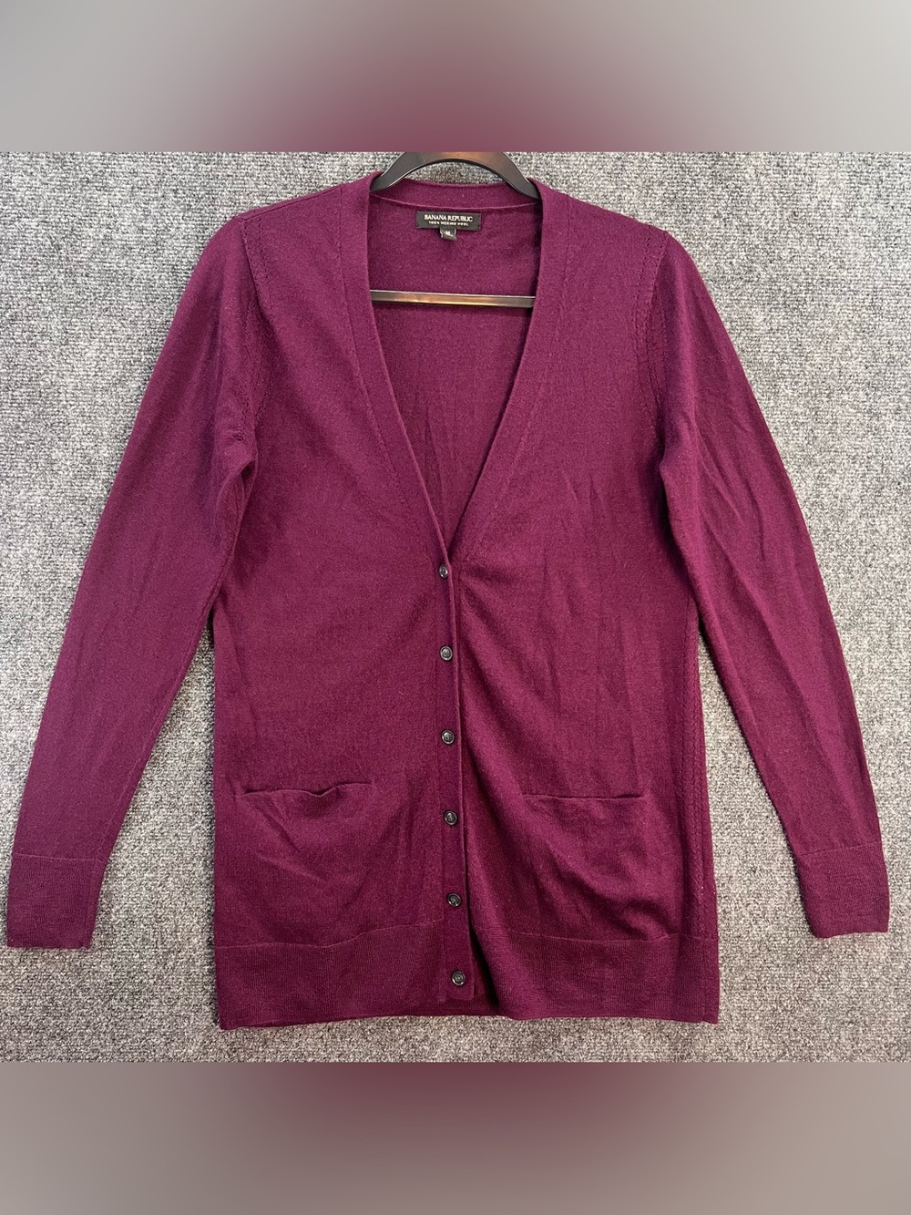 Banana Republic Merino Wool V-Neck Button Front Cardigan Sweater Sz M Preppy